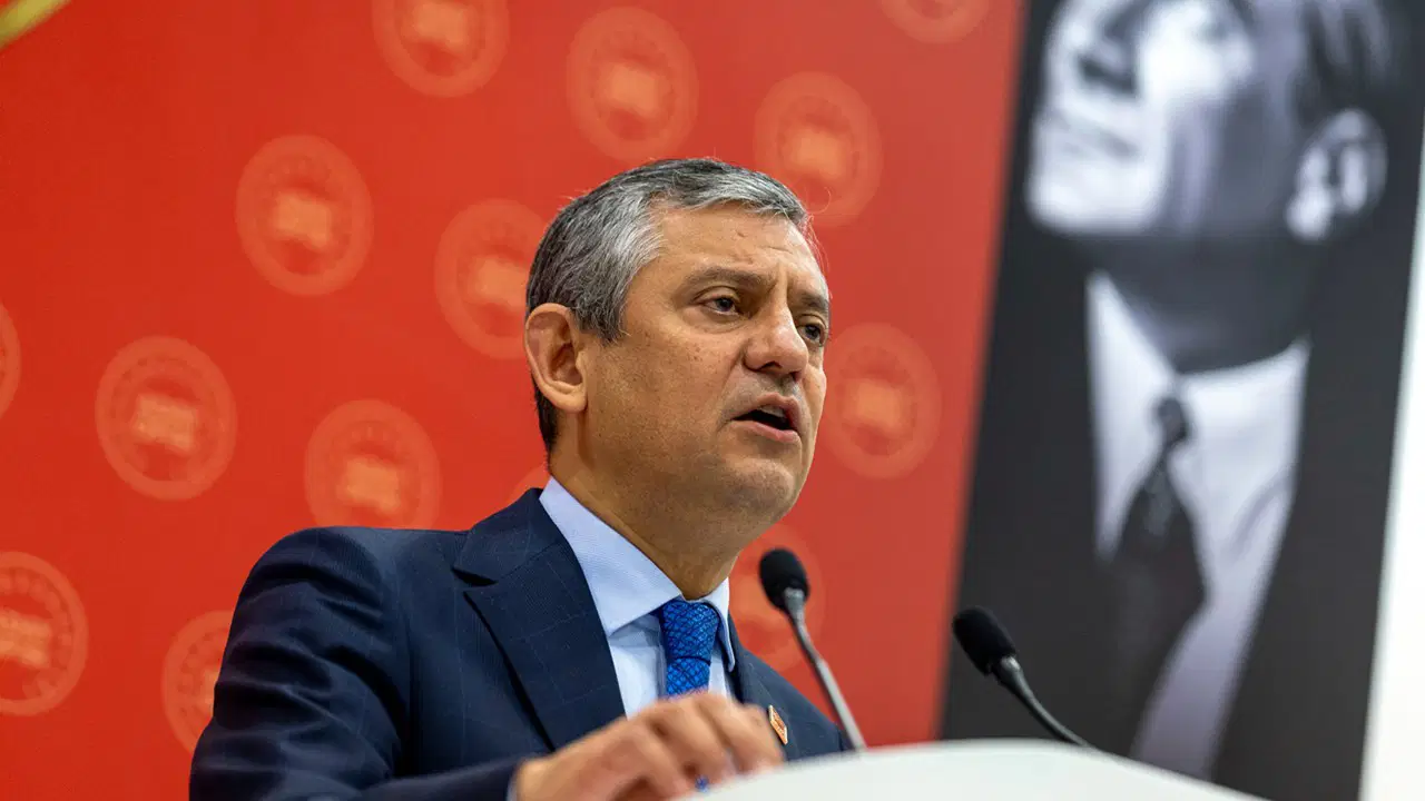 Özgür Özel seçim çalışmalarını açıkladı: 'CHP bugünden itibaren savunmadan hücuma geçiyor'