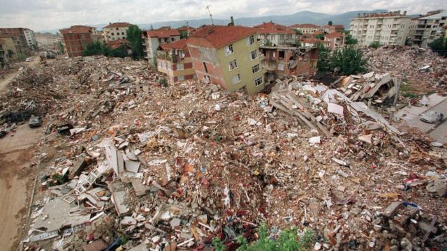 TÜRK SOSYOLOJİ TARİHİNE GEÇEN BİR DEPREM VE KURTARMA HİKAYESİ