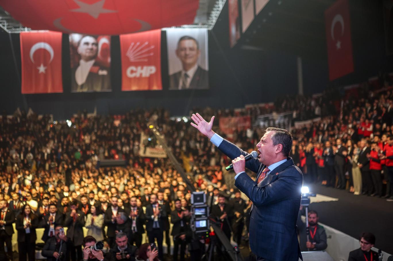 ÖZGÜR ÖZEL'DEN '6 NİSAN' PAYLAŞIMI: 'BU YOLDAN DÖNÜŞ YOK'