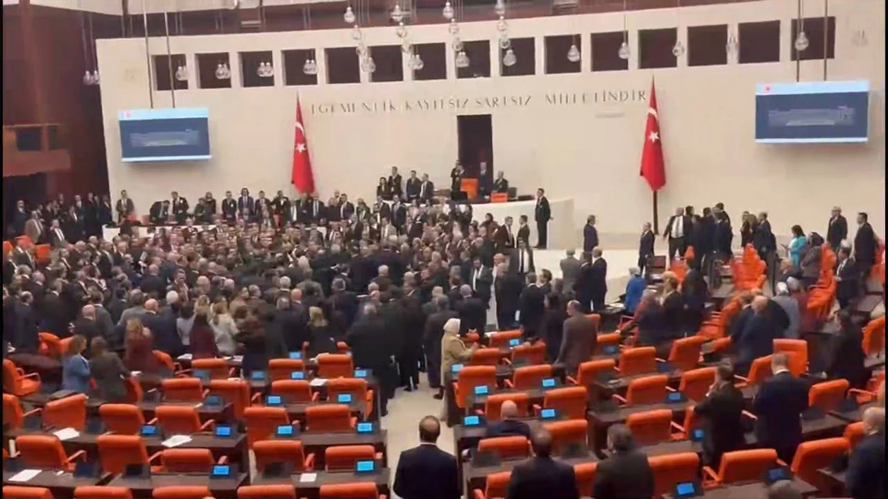 2026 Yılı Merkezi Yönetim Bütçe Teklifi kabul edildi: Vekiller birbirine girdi