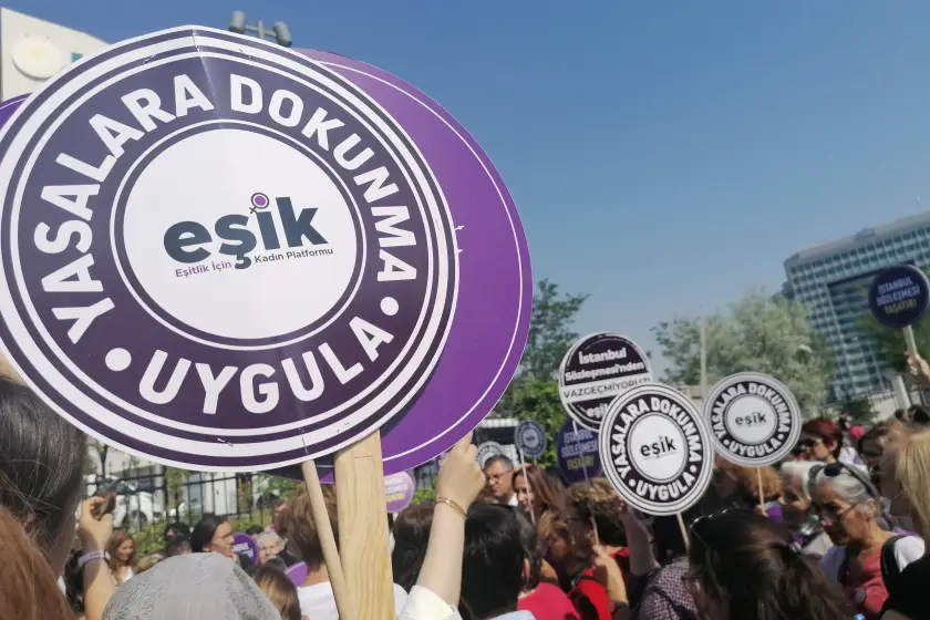 EŞİK: Kadınların savaşa, soykırıma, cinskırıma karşı eşitlik, özgürlük, şiddetsiz yaşam mücadelesi sürüyor