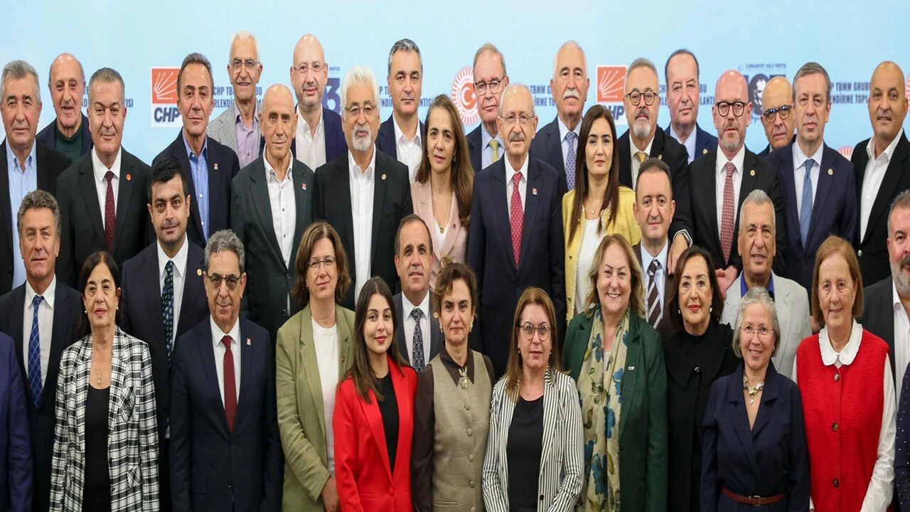 CHP kampının sonuç bildirgesi: 'Türkiye güçlendirilmiş parlamenter sisteme geçmeli'