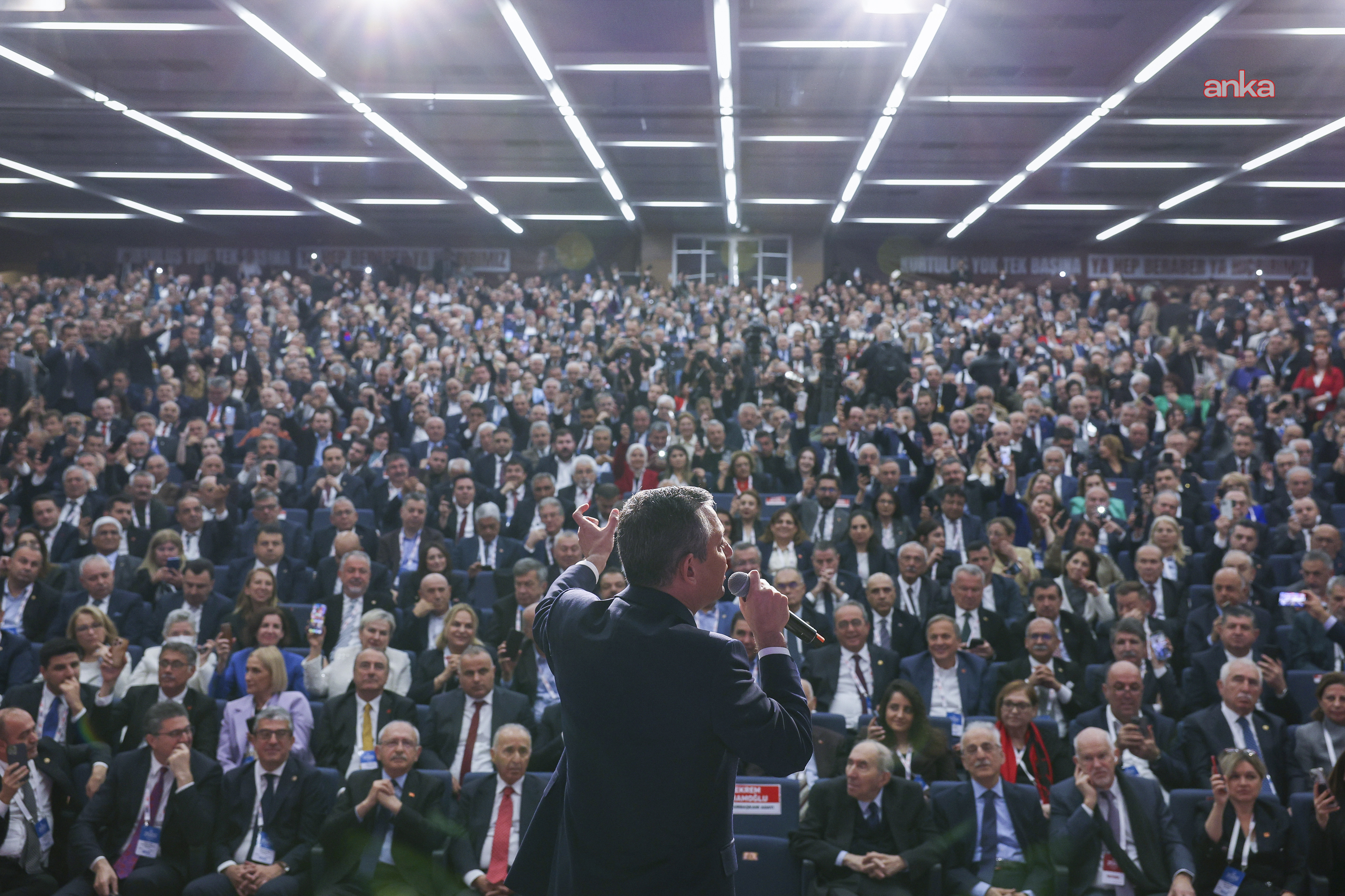 CHP 22. OLAĞANÜSTÜ KURULTAY'A GİDERKEN...