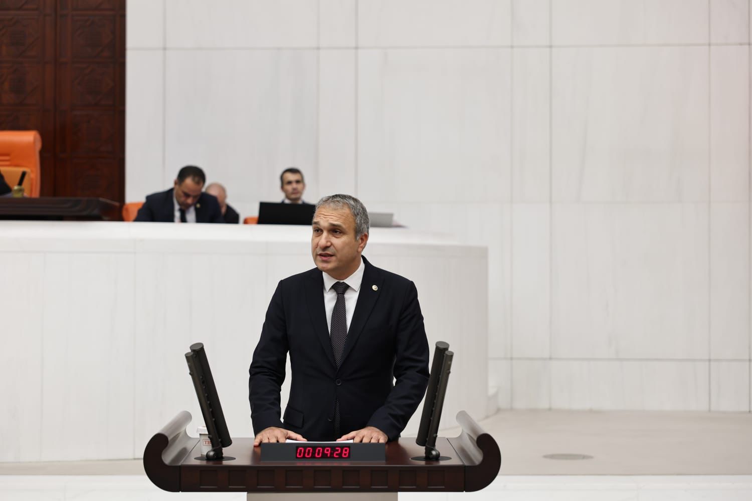 Suat Özçağdaş: 