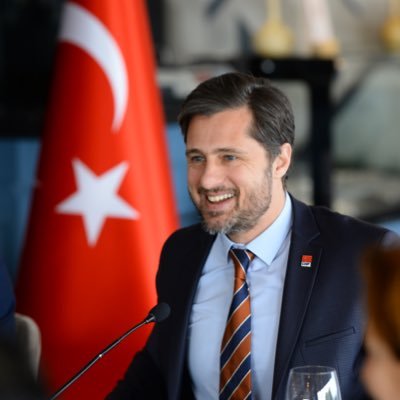 CHP PARTİ SÖZCÜSÜ DENİZ YÜCEL: “TÜRKİYE YÜZYILI ANAYASASI” DİYE BİR ANAYASA OLMAZ! “TÜRKİYE CUMHURİYETİ ANAYASASI” OLUR!