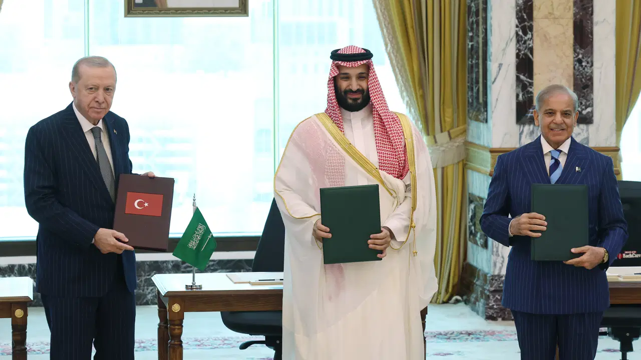 Türkiye, Suudi Arabistan ve Pakistan arasında 'Mekke Savunma Anlaşması' imzalandı