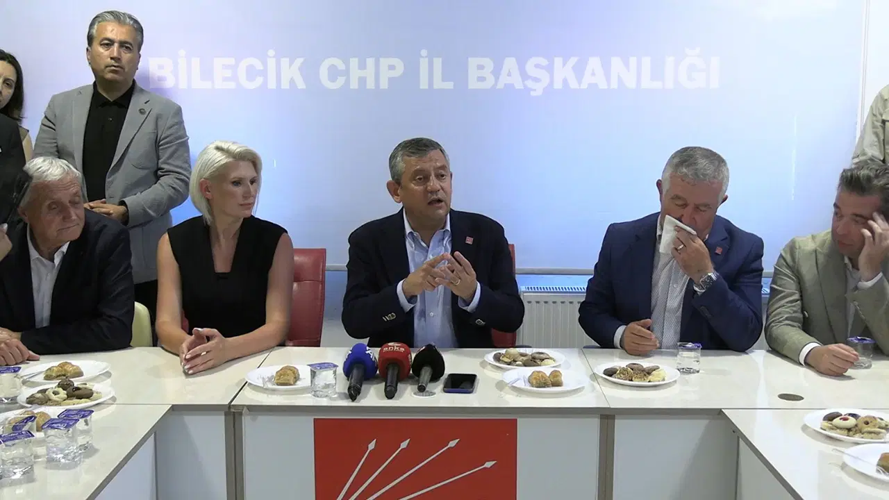 Özgür Özel'den 'çağrı heyeti' mesajı... İsim önerdi: '40 gün içinde bu kurultayın yapılmasını istiyoruz'