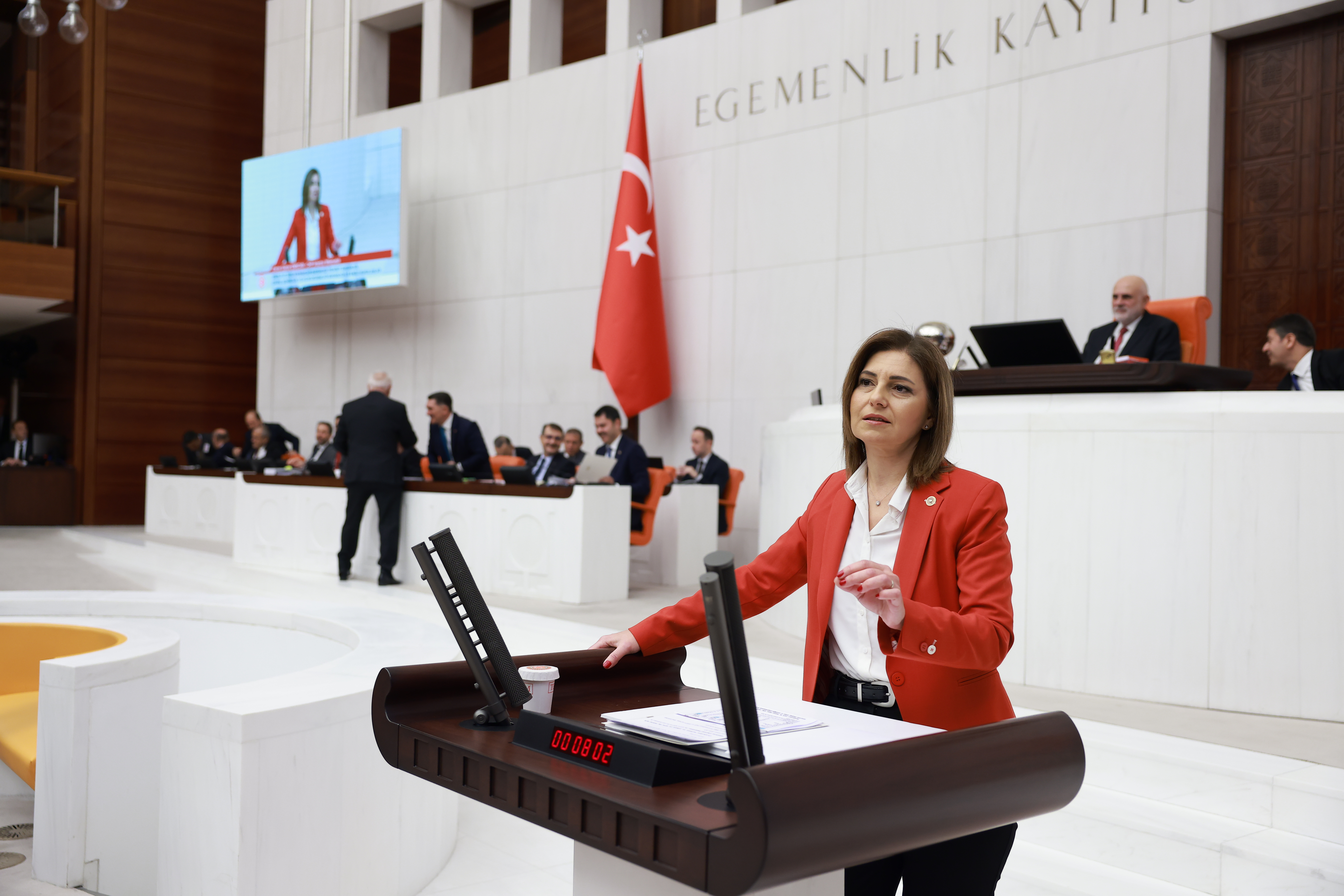 CHP’Lİ EMECAN: MERKEZ BANKASI BAŞKANI MECLİS’İ BİLGİLENDİRME GÖREVİNİ YAPMIYOR