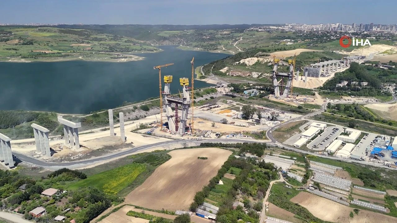 Tartışmalı Kanal İstanbul'un inşaatı devam ediyor: Konut inşaatları 6'ıncı kata, otoyol köprü ayakları 110 metreye çıktı