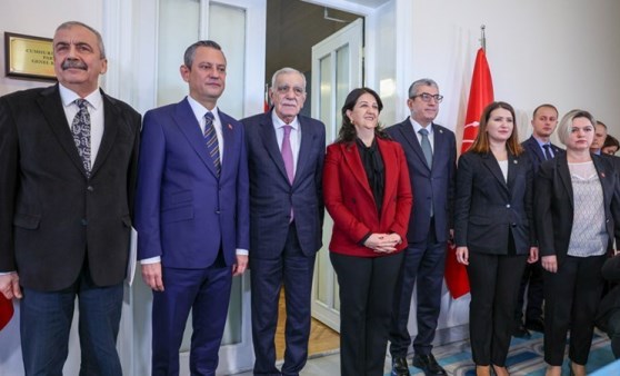 SON DAKİKA… DEM HEYETİ VE CHP GÖRÜŞMESİ SONA ERDİ: ÖZEL’DEN ‘MECLİS’ VURGUSU…