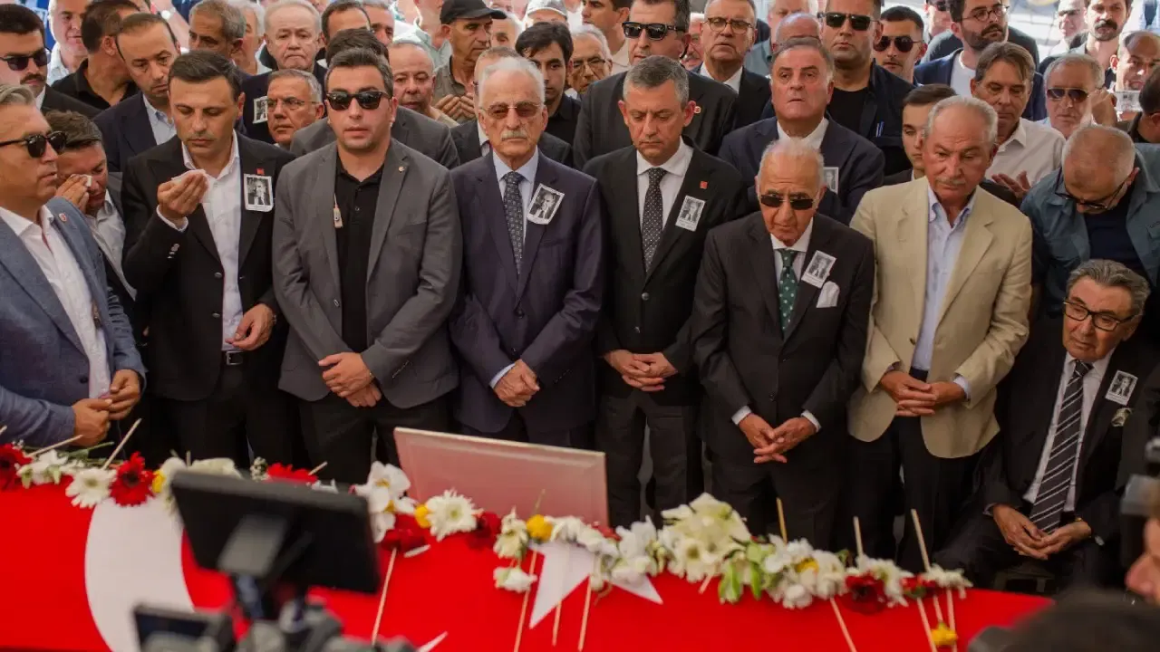 CHP lideri Özgür Özel’den Altan Öymen için son sözler: Ne partide ne Türk basınında yeri dolmaz