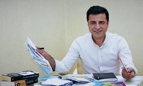 ‘İNSİYATİF ÖCALAN’DA MESAJI… SELAHATTİN DEMİRTAŞ’TAN YENİ SÜREÇ İÇİN DESTEK, ERDOĞAN VE BAHÇELİ İLE ÖZEL’E TEŞEKKÜR AÇIKLAMASI…