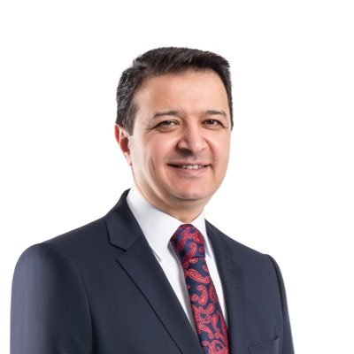 MAHMUT ARIKAN’DAN: HAZIR TRUMP DA SIRTINIZI SIVAZLARKEN BAKIN KEYFİNİZE…