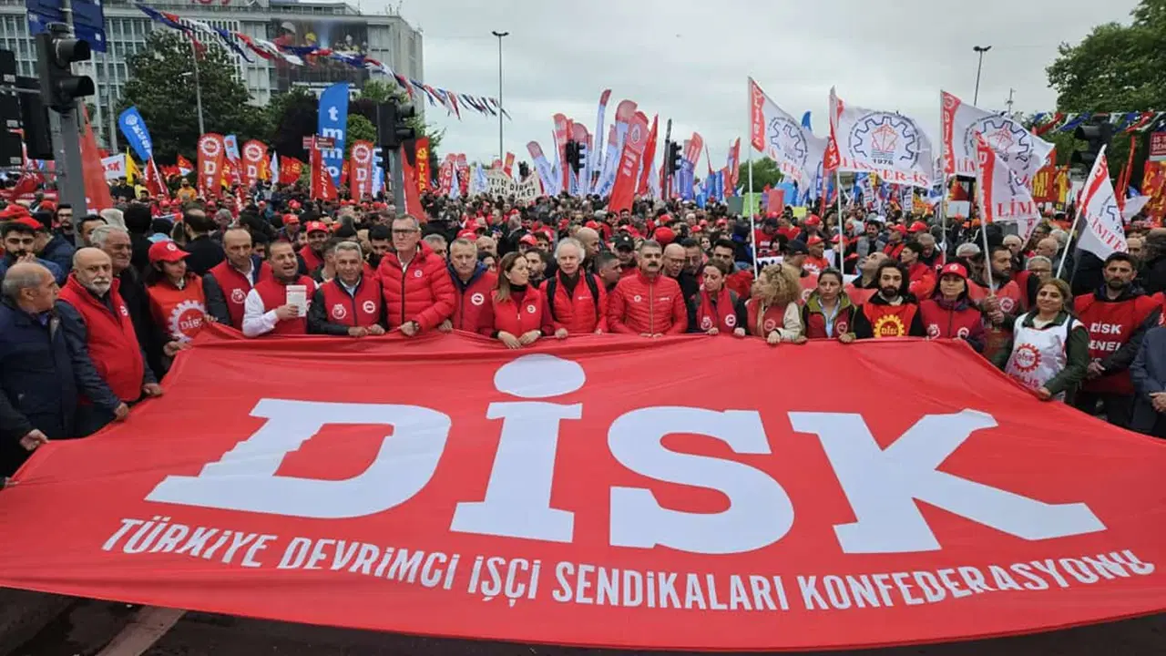 DİSK'te Ankara tartışması: Konfederasyona bağlı 11 sendikadan tepki!