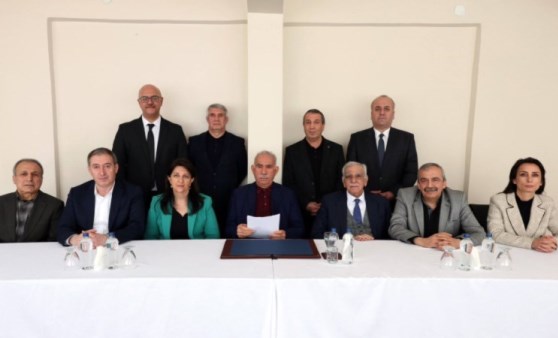 SON DAKİKA… TERÖR ÖRGÜTÜ PKK’DEN ‘ATEŞKES’ AÇIKLAMASI: ÖCALAN’IN ÇAPRISINA UYACAĞINI DUYURDU!…