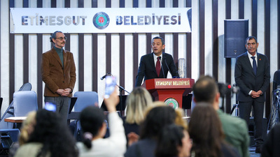 ÖZGÜR ÖZEL: “BU EMEKLİLER NASIL GEÇİNSİN TAYYİP BEY?”…