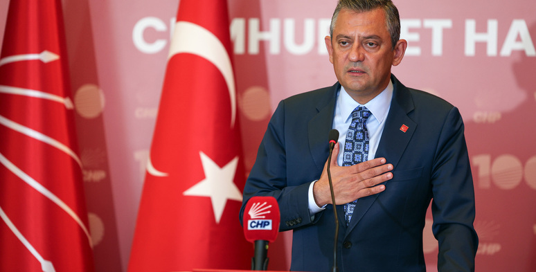 ÖZGÜR ÖZEL: “BİZİM MUHALEFETİ YUMUŞAK YAPMA GİBİ BİR NİYETİMİZ YOK”