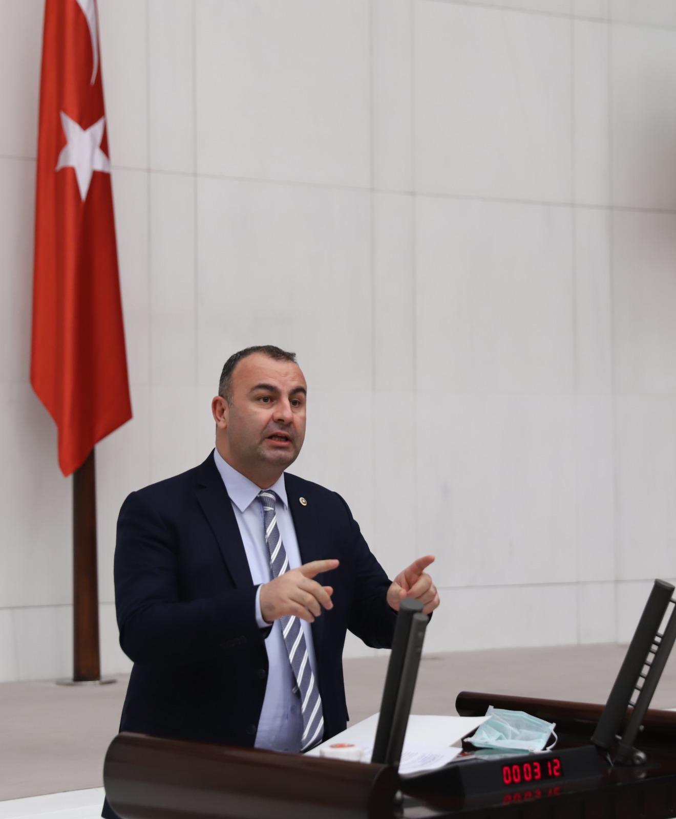 Arslan:” Vatandaşın kesesi değil, şirketlerin kasası dolduruluyor!”