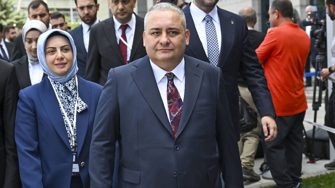 AKP'ye geçen Keçiören Belediye Başkanı: Erdoğan nasıl İstanbul'u cennete çevirdiyse aynı vizyonu biz de devam ettireceğiz