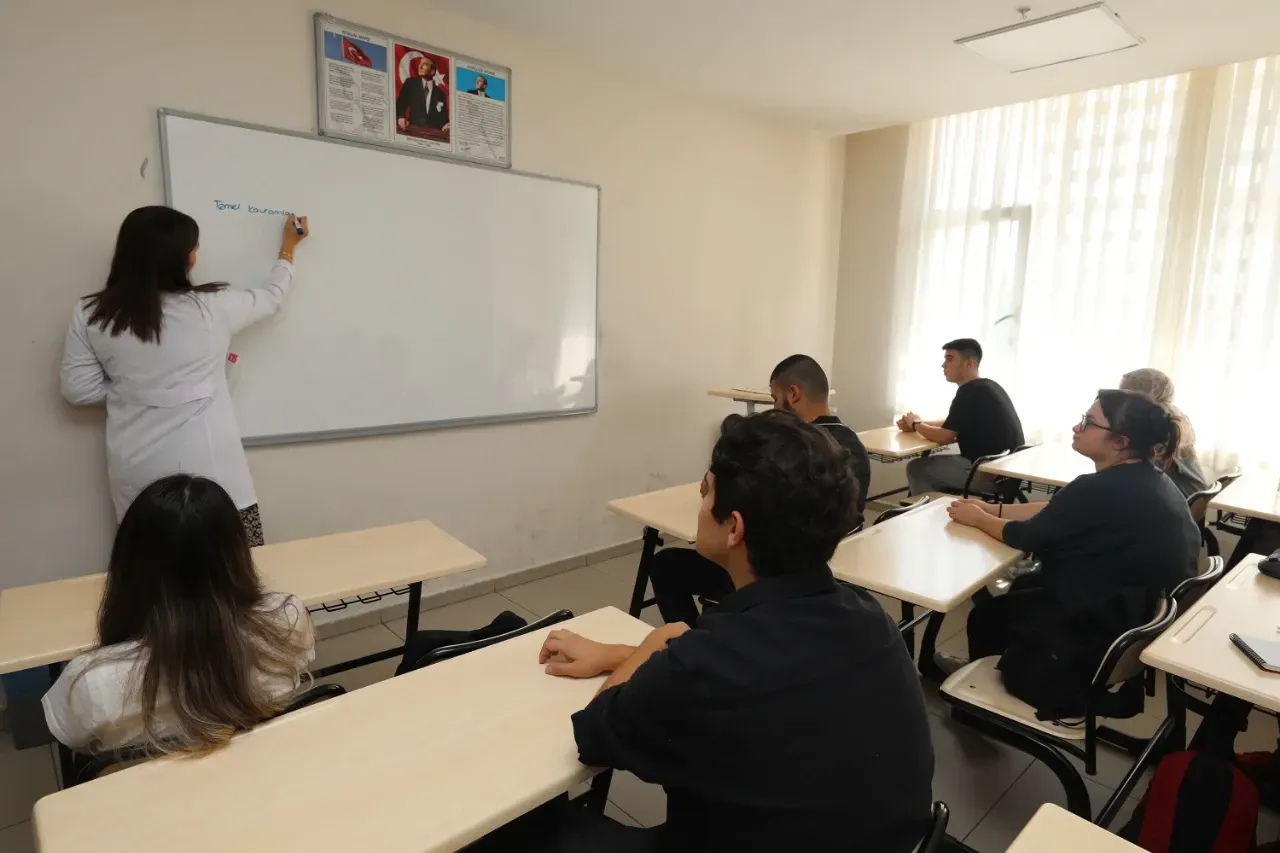 YENİMAHALLE BELEDİYESİ'NİN DESTEK EĞİTİM MERKEZLERİNDEN YKS BAŞARISI... 