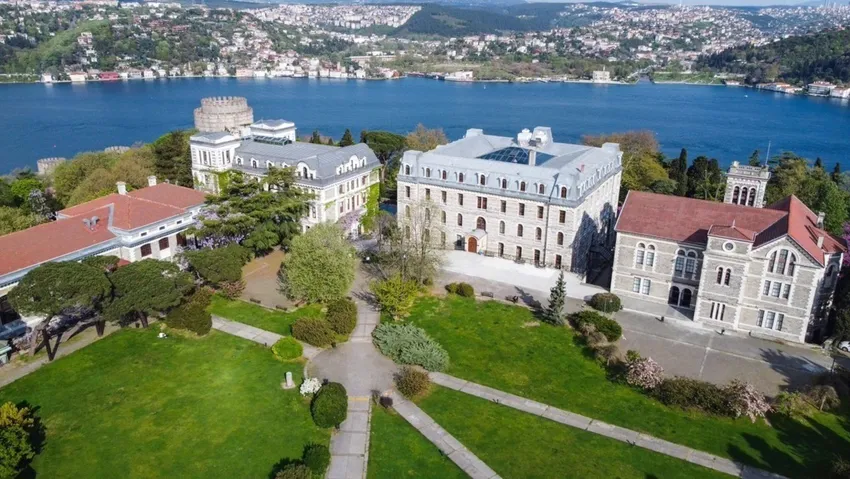 Boğaziçi Üniversitesi'ndeki Tesise İçki Satışı Nedeniyle Mühür Vuruldu