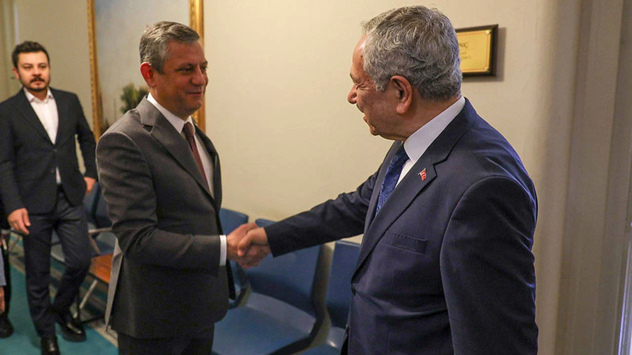 CHP'den, Özgür Özel-Bülent Arınç görüşmesine ilişkin açıklama