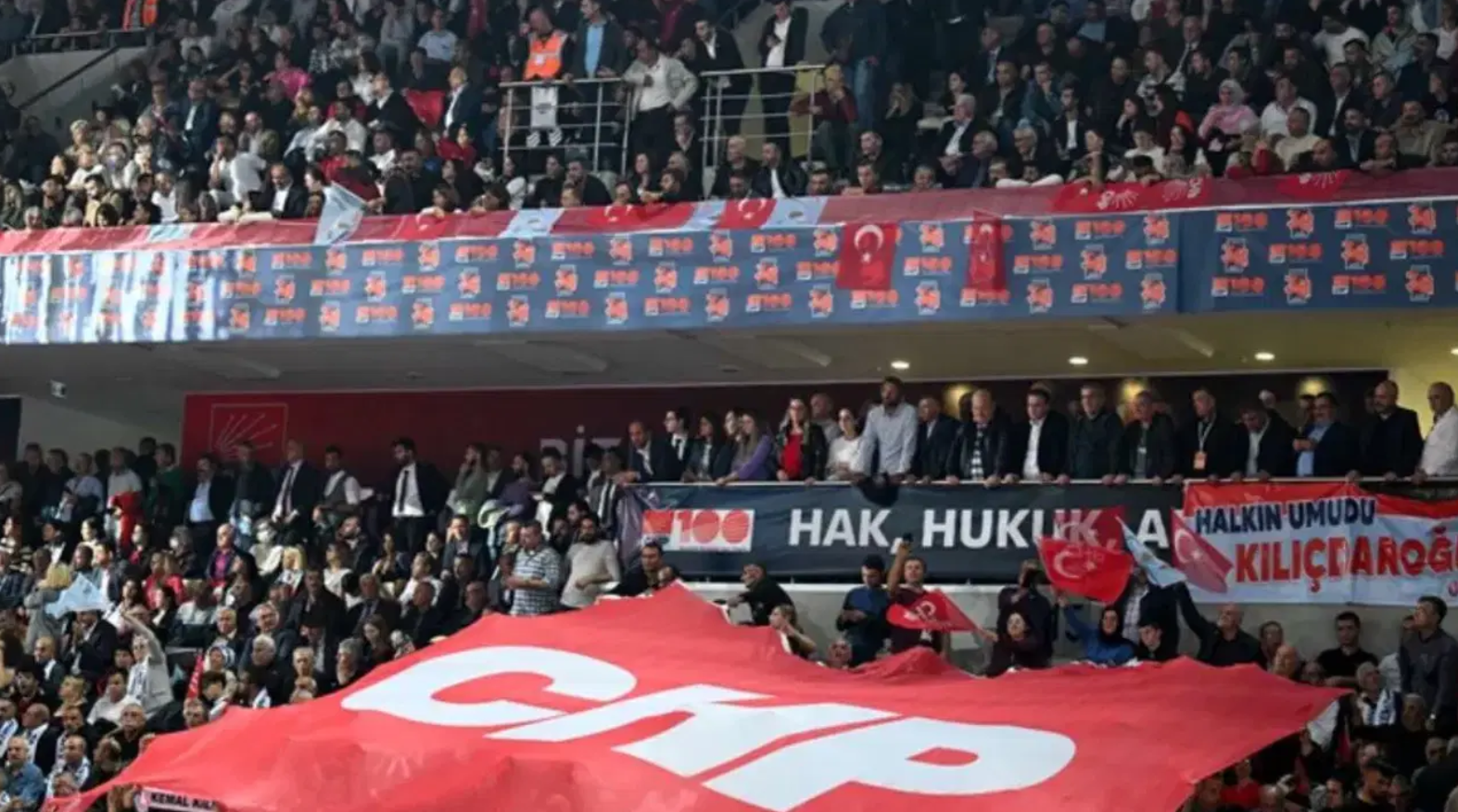 CHP Kurultay davasında yeni gelişme! Mahkeme, Anayasa Mahkemesi'ne başvurdu
