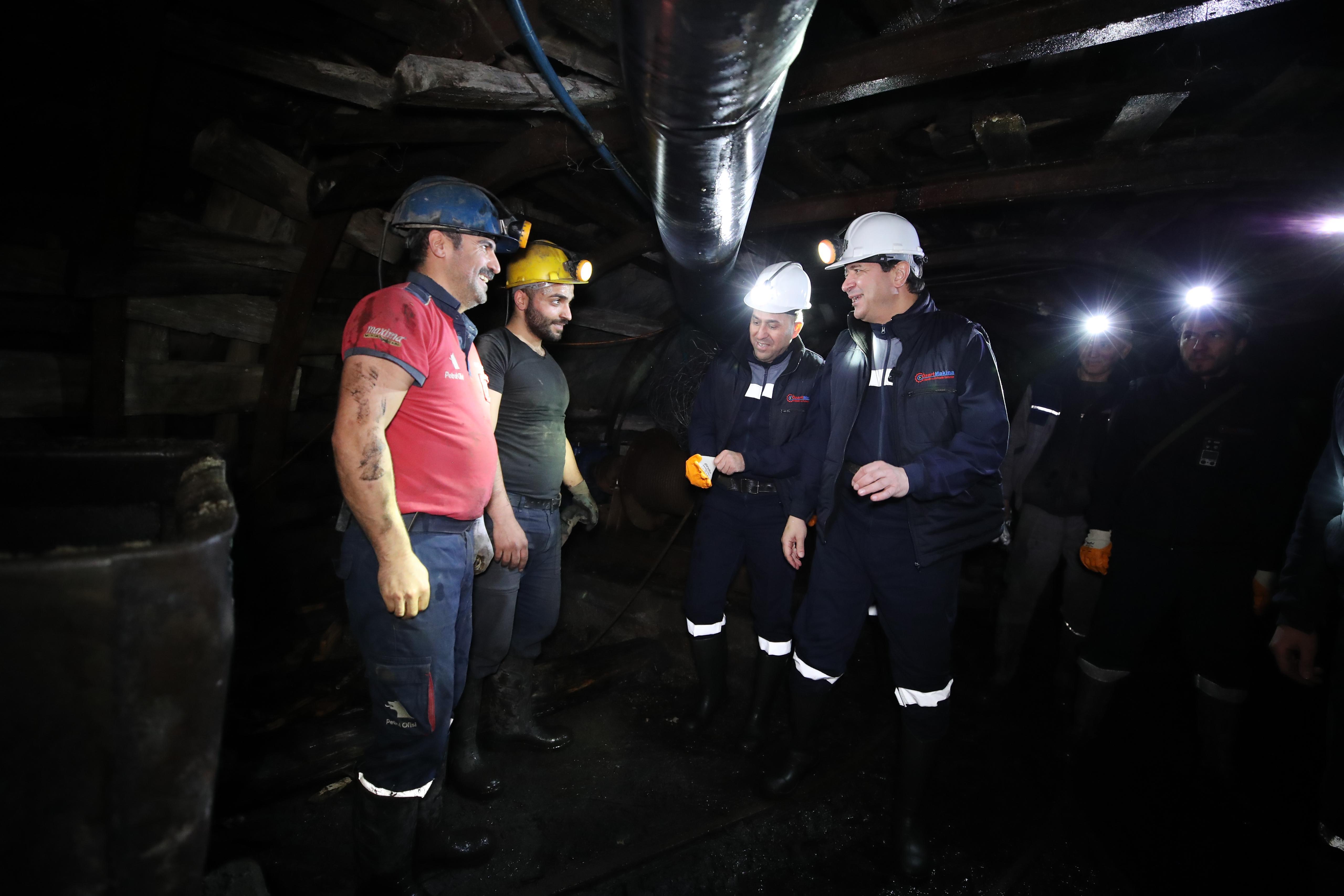 SAADET PARTİSİ GENEL BAŞKANI MAHMUT ARIKAN, YERİN YÜZLERCE METRE ALTINDA MADEN İÇŞİLERİNİN SORUNLARINI DİNLEDİ…
