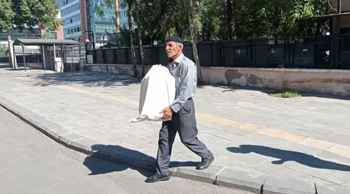 Baba Arslan: Oğlumun Kemiklerinin Olduğu Kutuyu Verdiklerinde Diyarbakır Başıma Yıkıldı