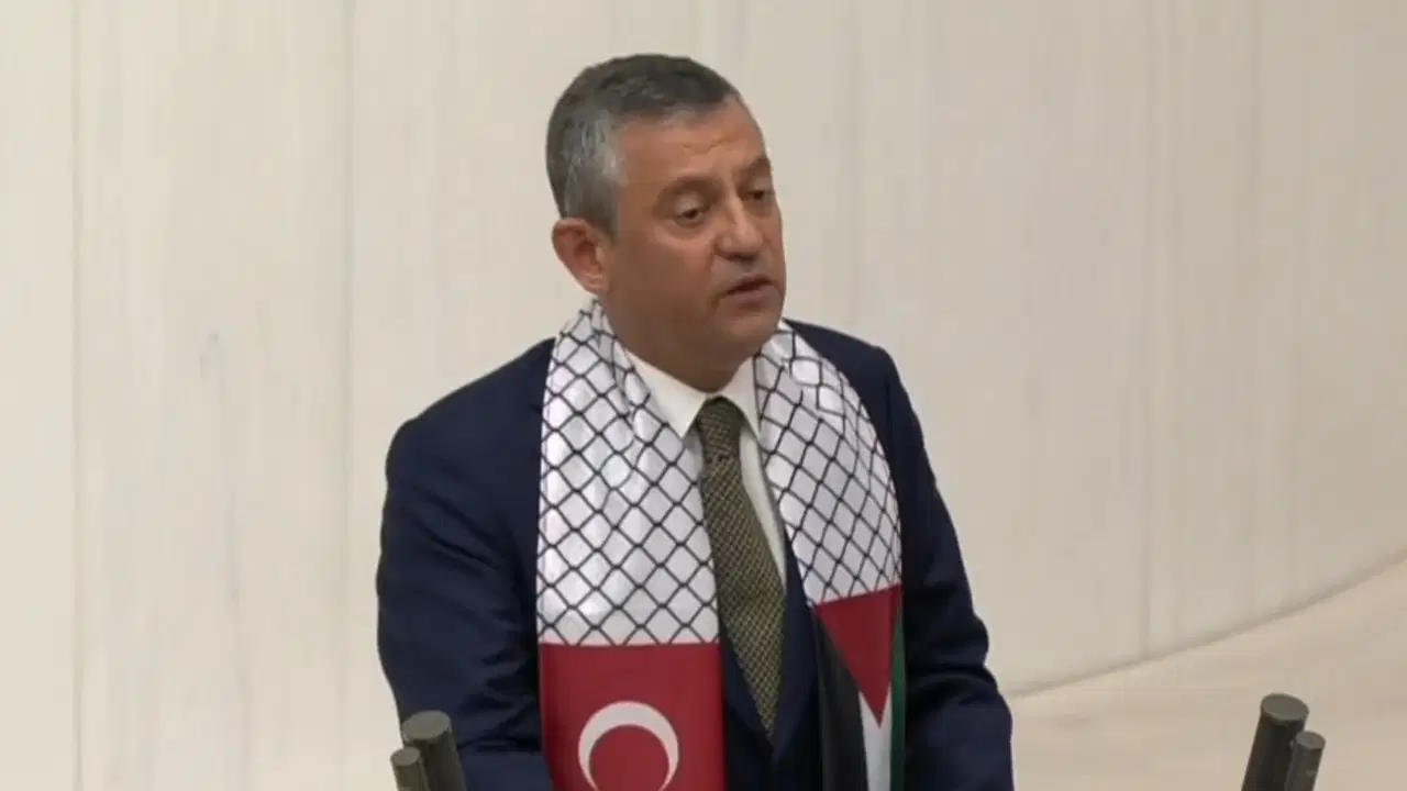Özgür Özel'den Gazze toplantısında Hakan Fidan'a 'TikTok' tepkisi