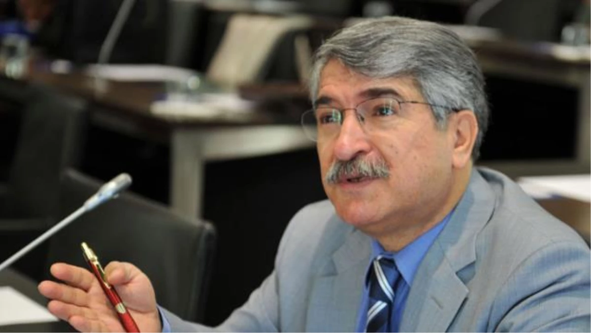 Fikri Sağlar: 3 Fidan’ı anarken Suat Özçağdaş’ı alkışlamak…