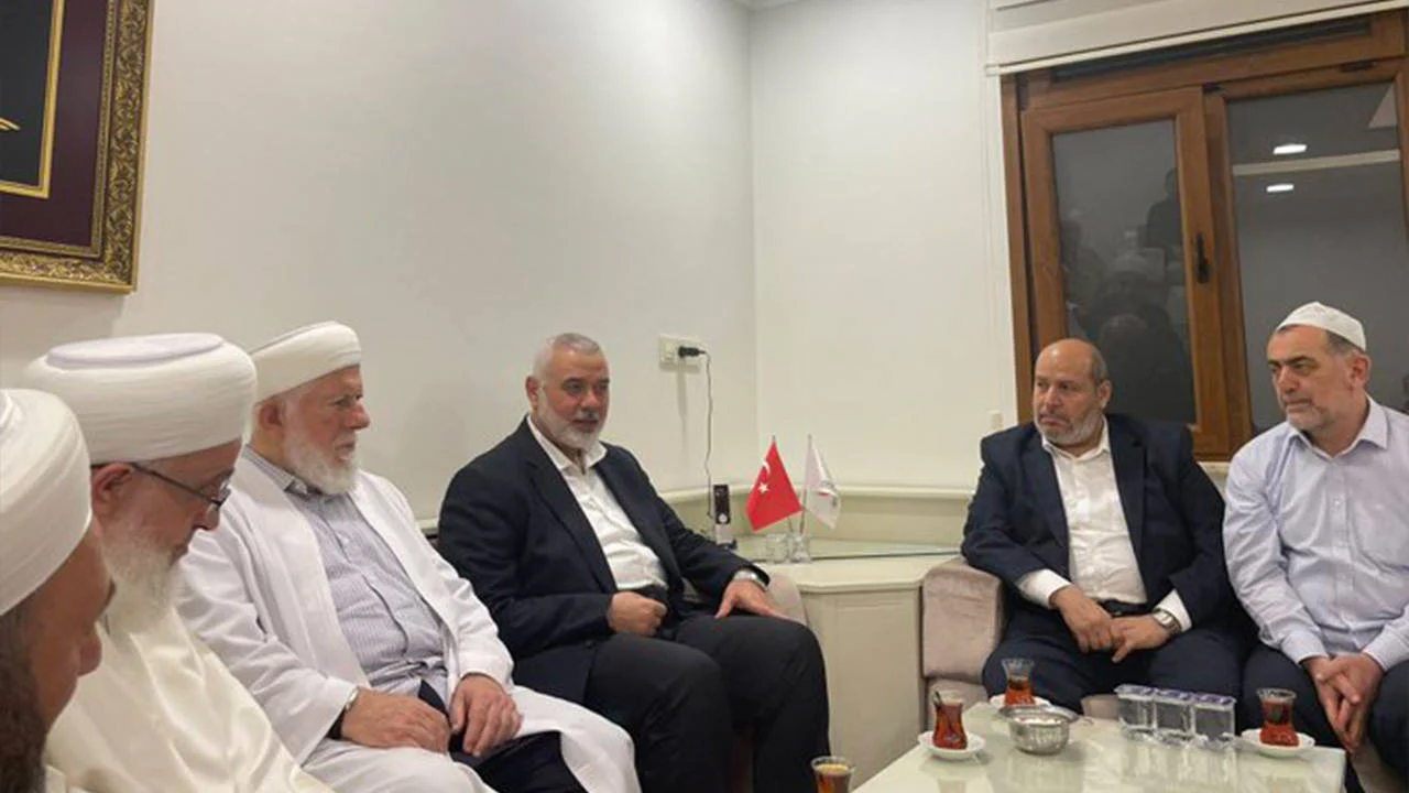 Hamas lideri Haniye'den İsmailağa Cemaati'ne taziye ziyareti...