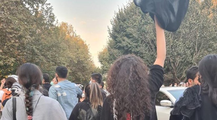 Öfkemiz molla rejimini yıkacak