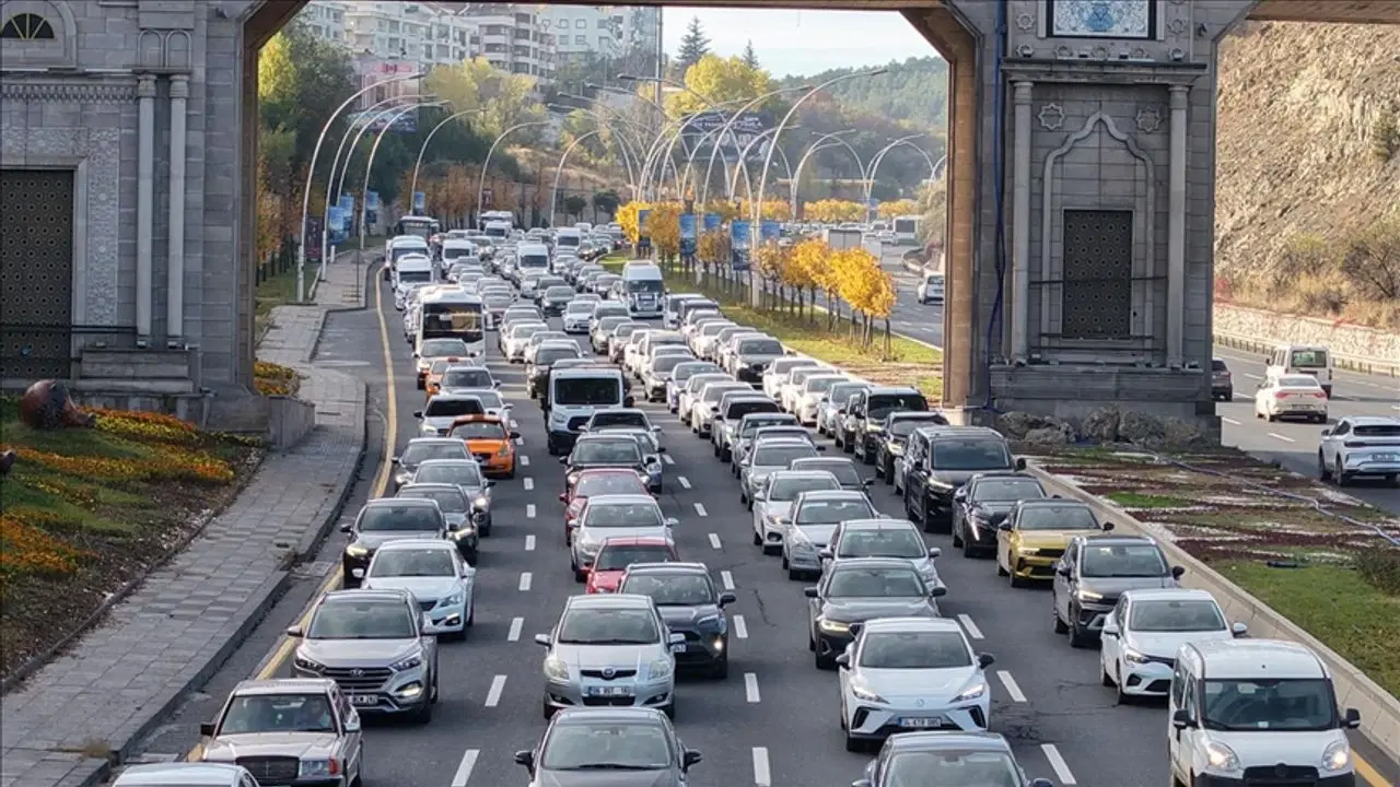 ANKARA'NIN TRAFİK SORUNU-2: EGO ve BUGSAŞ 'I KİMLER YÖNETİYOR?