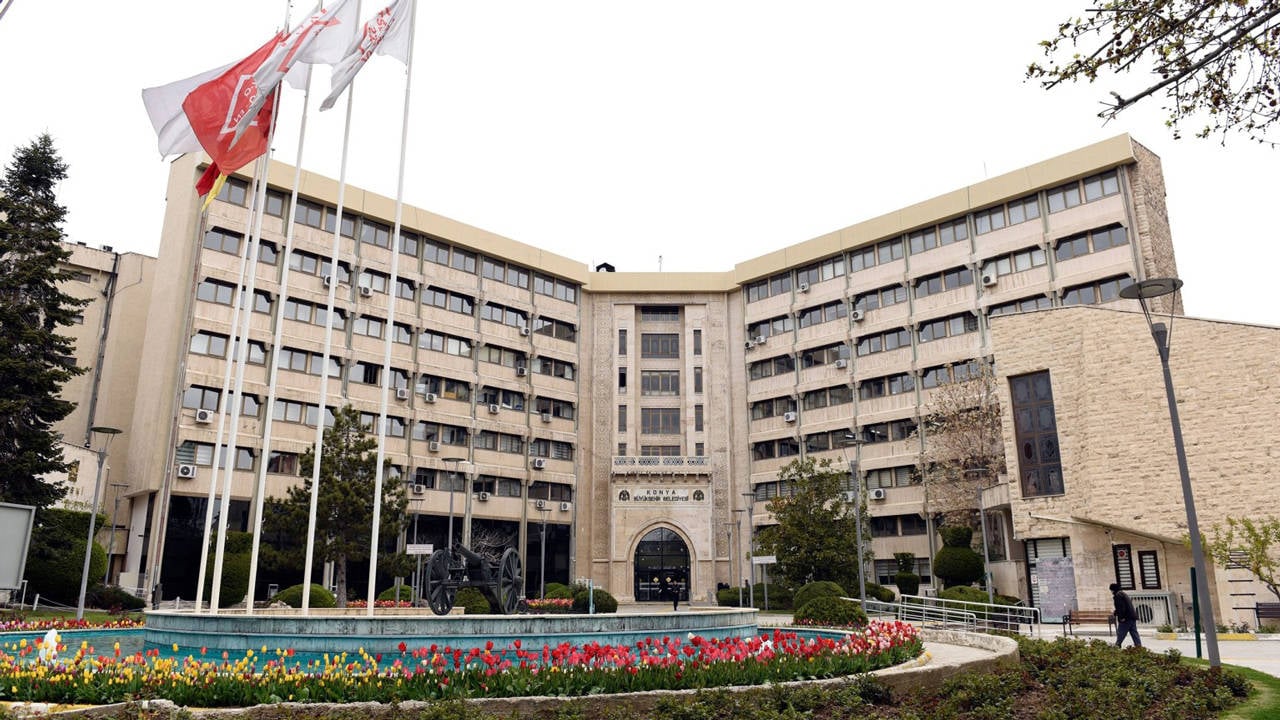 İMAM HATİPLER KAYNAKSIZLIKTAN MUAF: İHL’LİLERE BELEDİYE BÜTÇESİNDEN DİL OKULU...