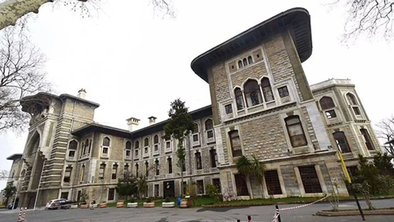 İstanbul Erkek Lisesi'nde skandal: Mezun kadınlardan açıklama