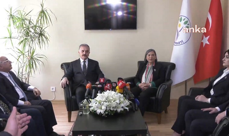 DEM PARTİ VE MHP İLK KEZ BAYRAMLAŞTI: MHP'Lİ BÜYÜKATAMAN'DAN DİKKAT ÇEKEN AÇIKLAMA...