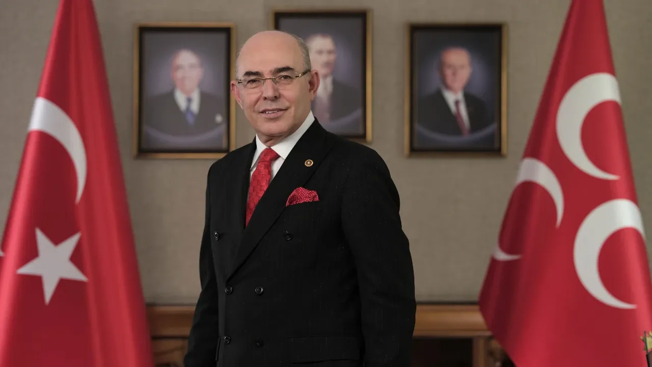 MHP'li Mevlüt Karakaya'dan Müsavat Dervişoğlu'na tepki: ''Önce aynaya bakın, sonra konuşmaya cüret edin''