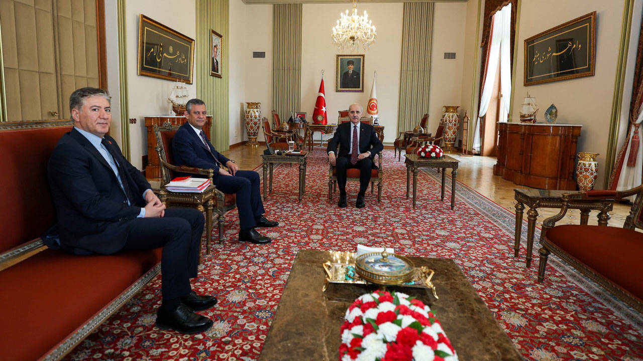 Numan Kurtulmuş'a ziyaret: Özgür Özel'den 'sine-i millet' sorusuna ve Öcalan'ın sözlerine yanıt