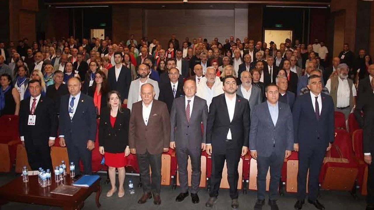 Pendik’te nefes nefese geçen Kongre’nin ardından CHP, İstanbul’da ilçe kongrelerini tamamladı