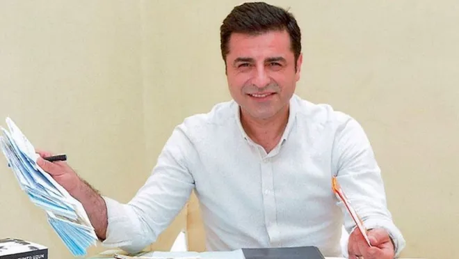 Demirtaş'tan Fincancı mesajı: Kimse bize postal yalayıcılığını demokratlık diye yutturmaya kalkmasın