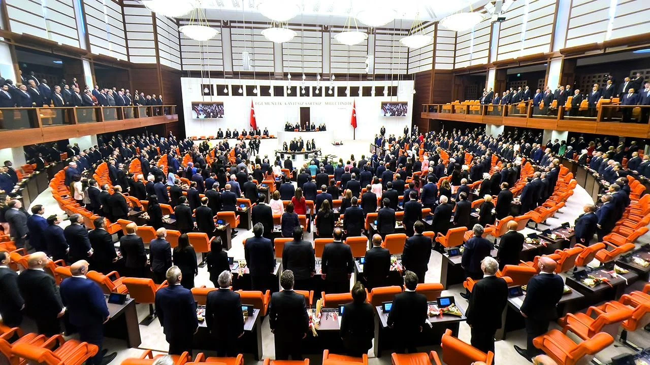 Kıbrıslı hakkını kime sorsun?
